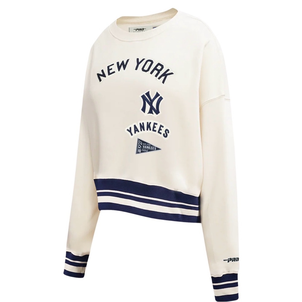 New York Yankees Crewneck Sweatshirt (never worn) - Picture 3 of 6